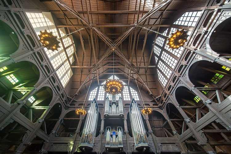 瑞典百年木质教堂跨城迁移，以应对矿区扩张 - 4 的图像 5