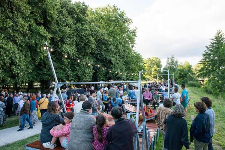 14 个围绕“共餐”而建的项目 - 12 的图像 21