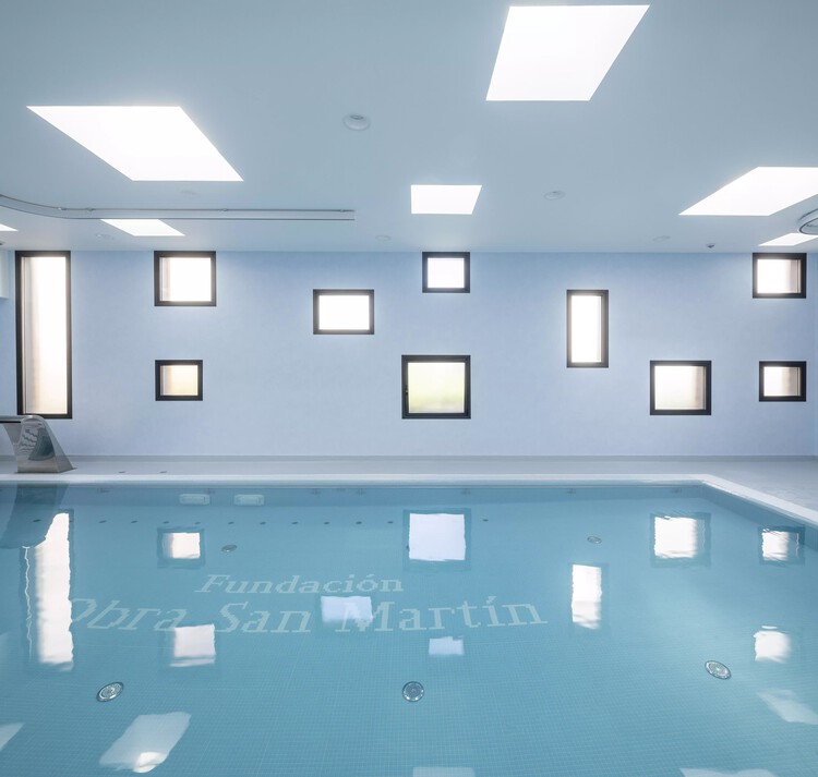 驾驭垂直照明：营造空间纵深感与舒适度的策略 - 4 的图像 9