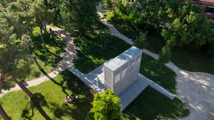 专访 Alejandro Aravena ，探讨渐进式解决方案与零净碳排放混凝土 - 12 的图像 34