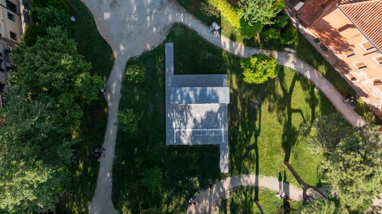 专访 Alejandro Aravena ，探讨渐进式解决方案与零净碳排放混凝土 - 10 的图像 34