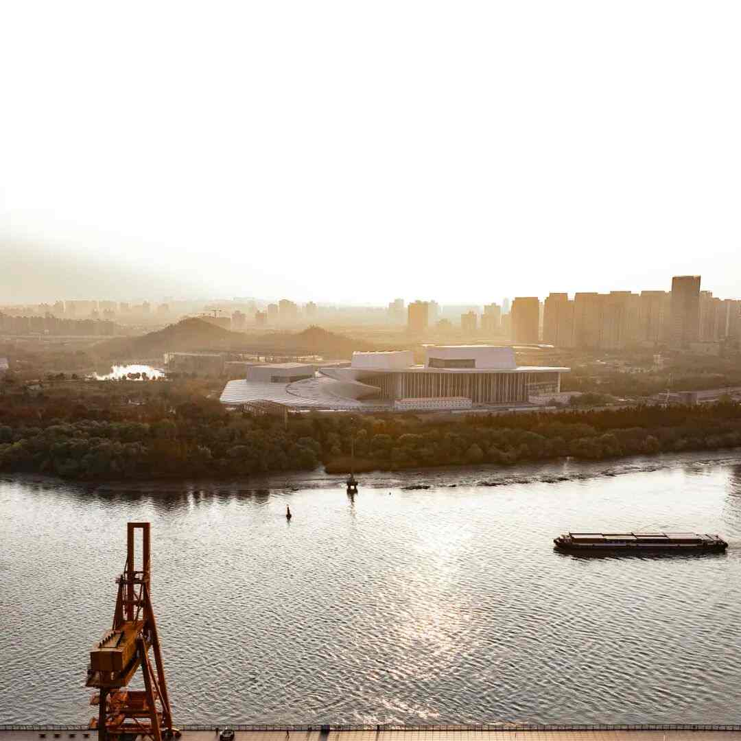 上海大歌剧院即将竣工 融合建筑与景观的先锋文化地标(图3)