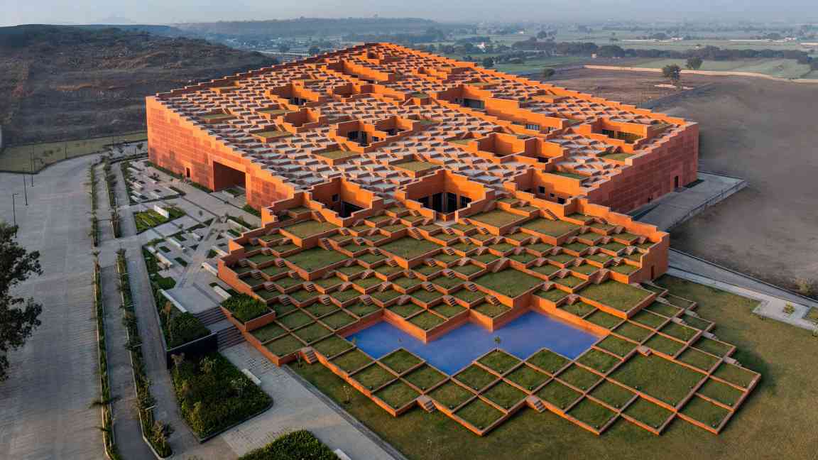 印度Prestige大学建筑：463个阶梯平台打造多功能屋顶空间(图6)