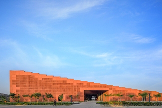 印度Prestige大学建筑：463个阶梯平台打造多功能屋顶空间(图7)